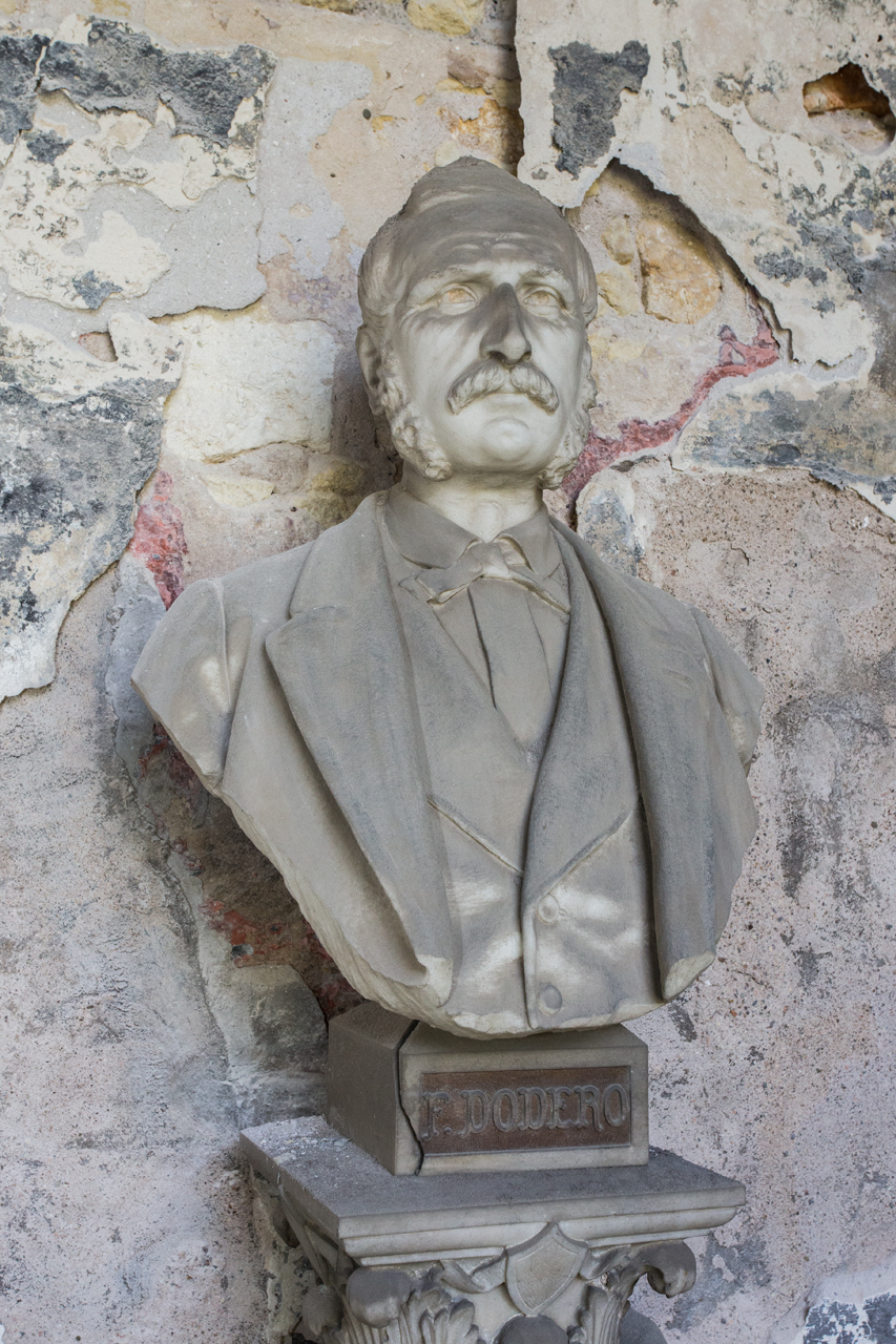 figura maschile, ritratto di Federico Dodero (scultura - busto, elemento d'insieme) di Sartorio Giuseppe (sec. XIX)