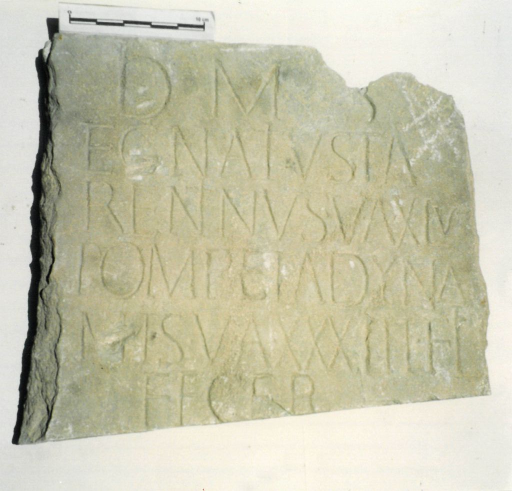 lastra/ sepolcrale, con iscrizione - ambito latino (secc. I/ II d.C)