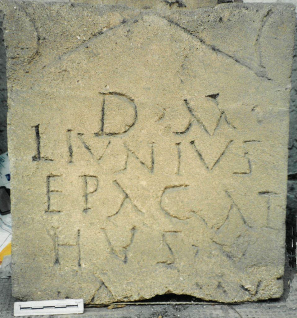 stele funeraria - ambito latino (secc. I/ II d.C)
