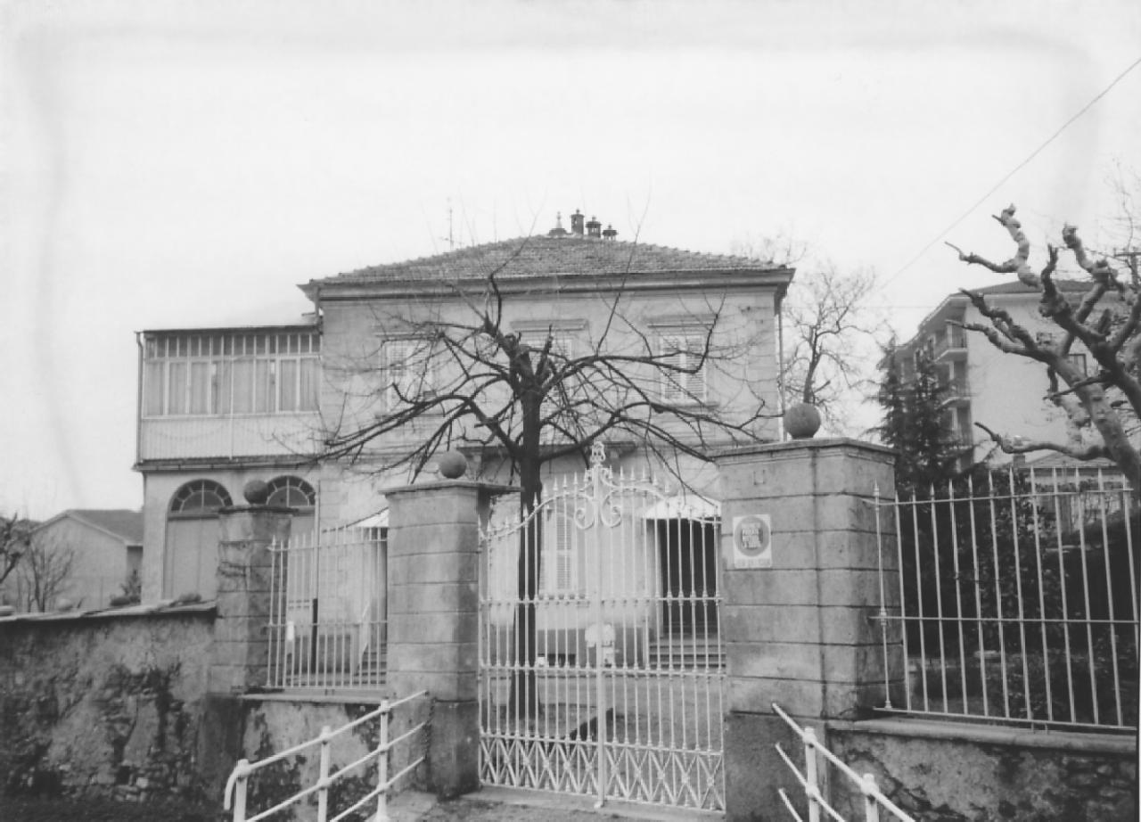 palazzo - Bibiana (TO)  (XIX, metà)