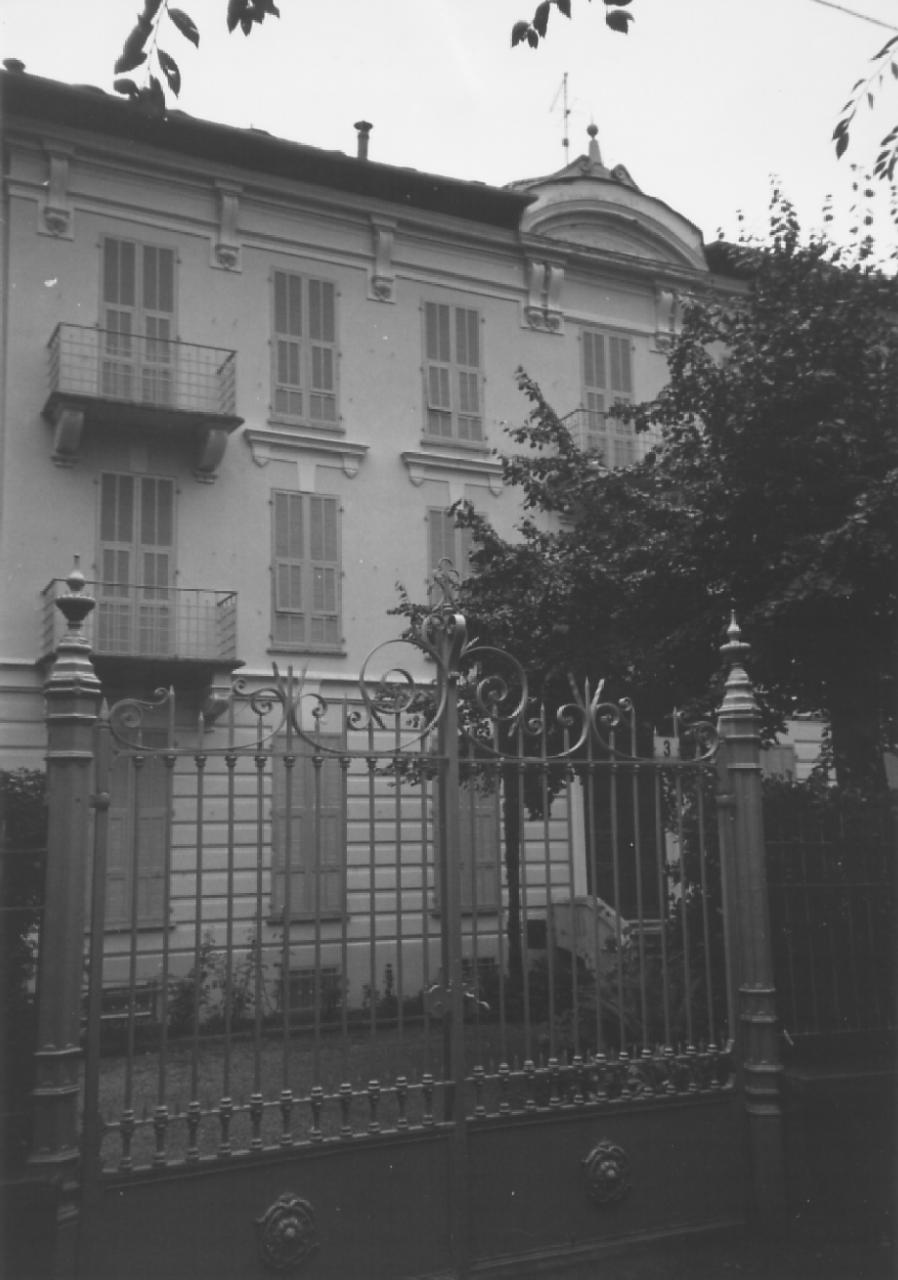 Ex Hotel Des Alpes (palazzo) - Bobbio Pellice (TO)  (XIX, metà)