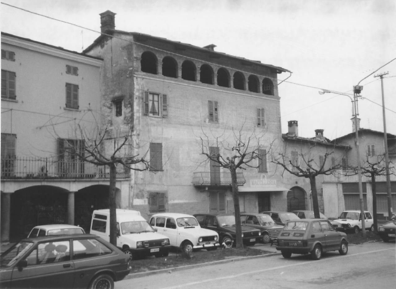 palazzo - Bibiana (TO)  (XVII)