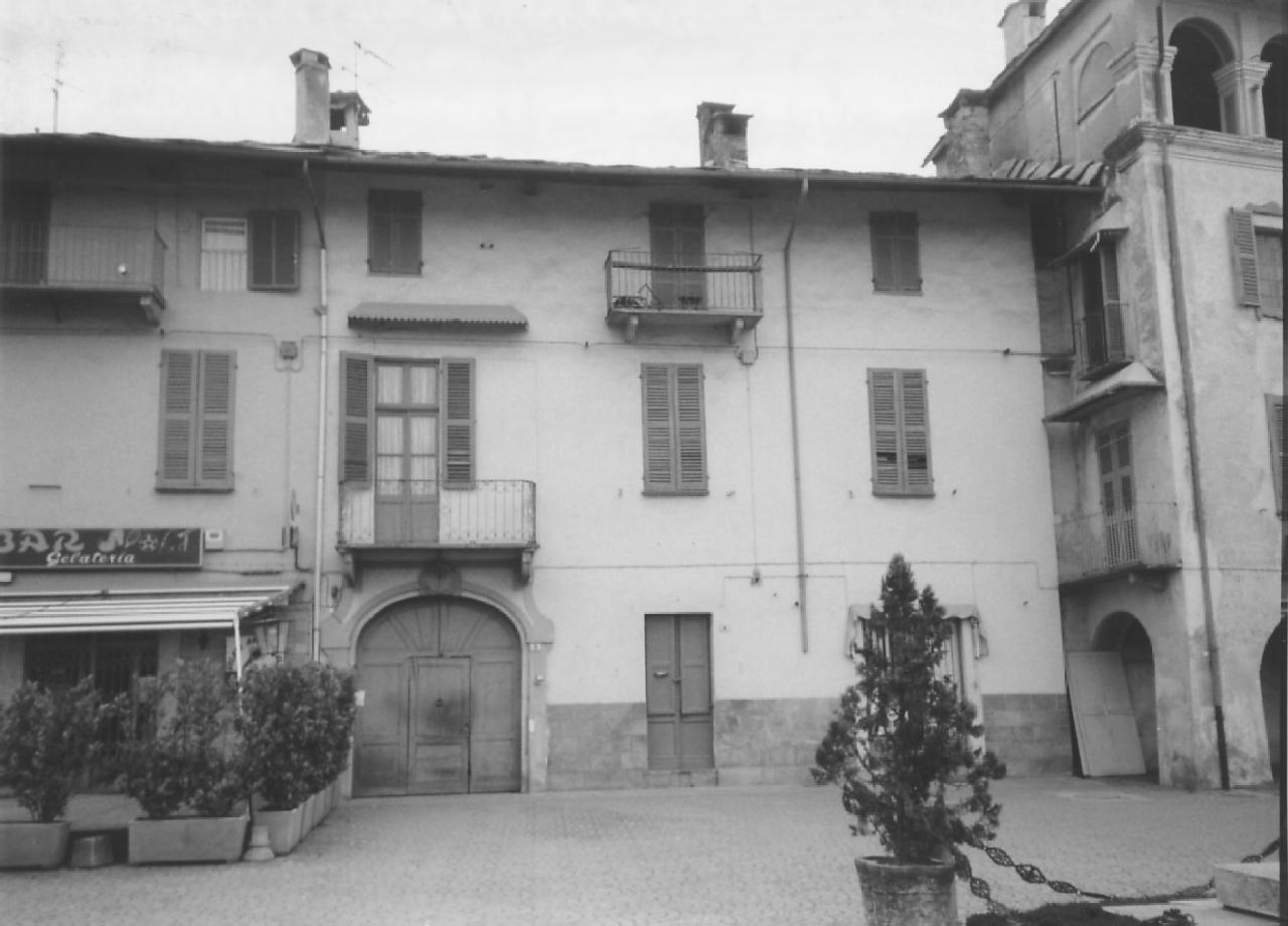 casa - Bibiana (TO)  (XVIII, primo quarto)