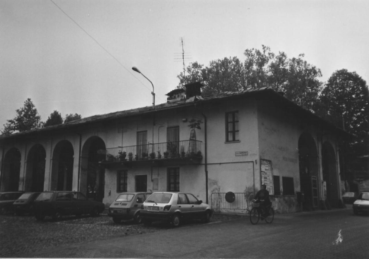 pesa, pubblica - Cavour (TO) 