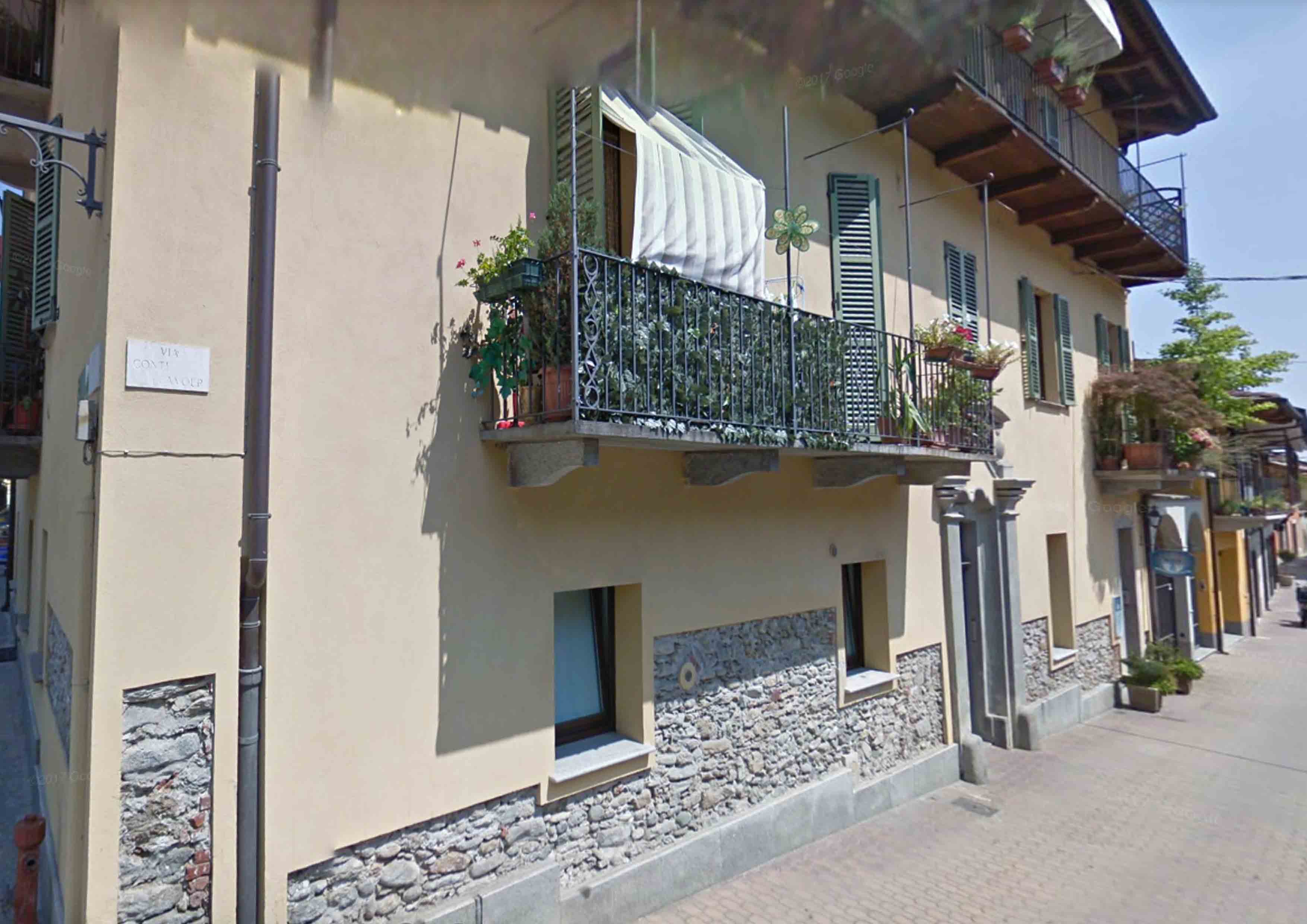 palazzo - Cavour (TO)  (XVIII, metà)