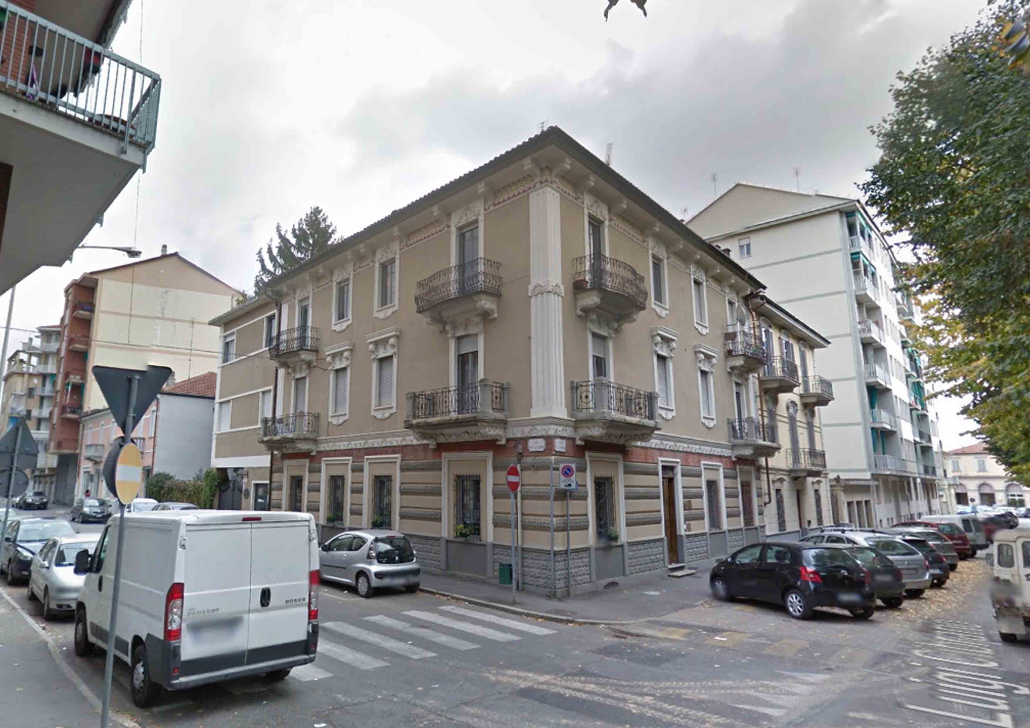 casa - Chieri (TO)  (XX)