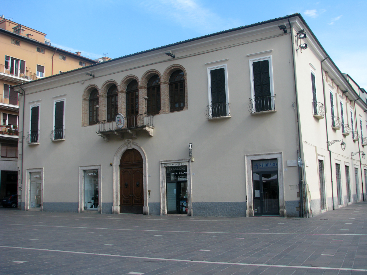 palazzo vescovile di Teramo (palazzo, vescovile) - Teramo (TE)  (XIII)