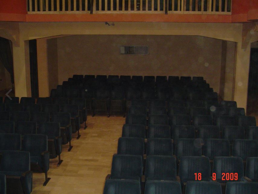 Cineteatro comunale "Acquaviva" (cinema-teatro) - Mosciano Sant'Angelo (TE)  <br>Condizioni d'uso: <a class='link-esterno' href='https://docs.italia.it/italia/icdp/icdp-pnd-circolazione-riuso-docs/it/v1.0-giugno-2022/testo-etichetta-BCS.html' target='_bcs'>Beni Culturali Standard (BCS)</a>