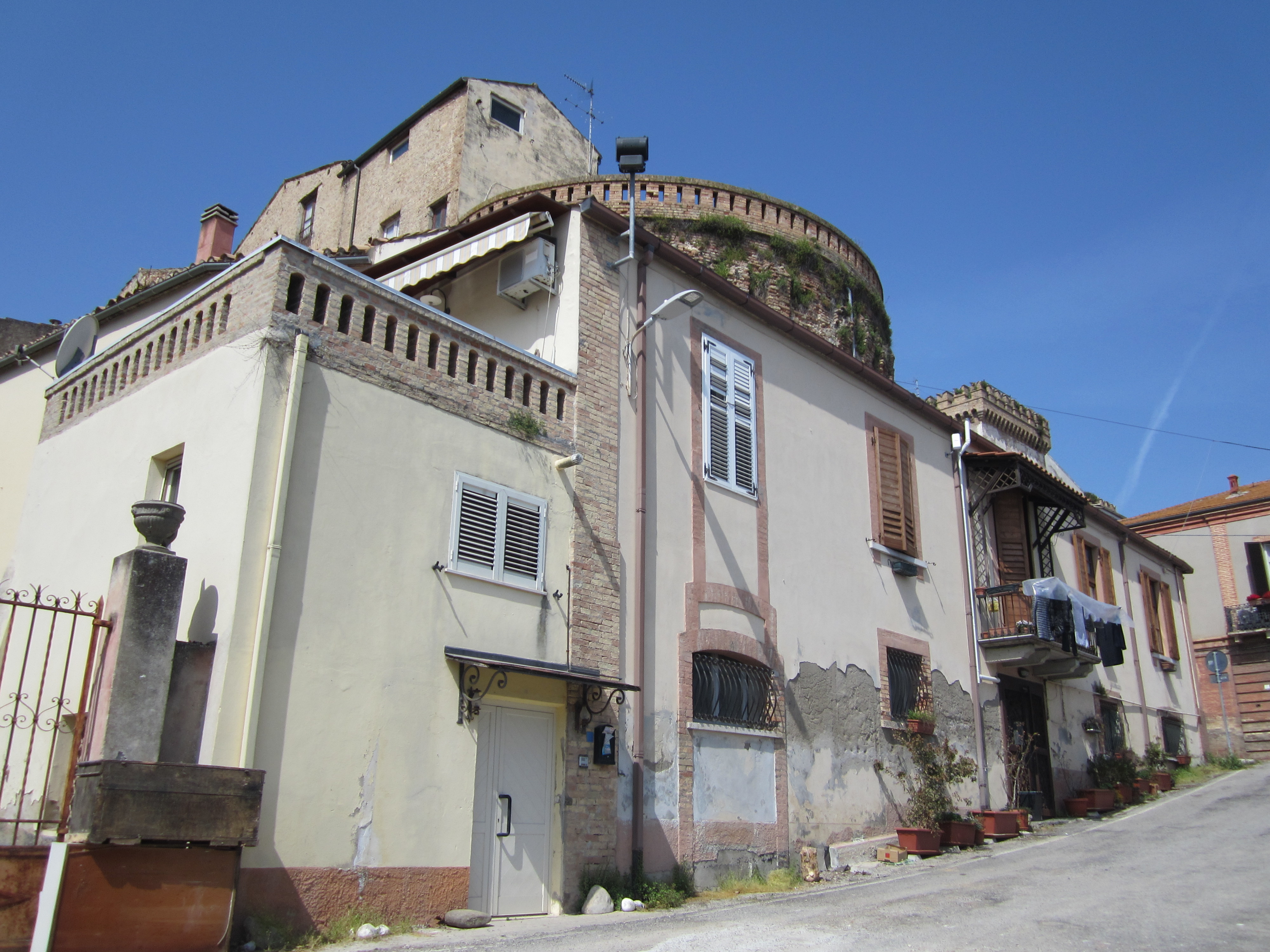 Palazzo Re e Torrione di Porta S. Maria (palazzo, palazzo con torrione) - Giulianova (TE) 