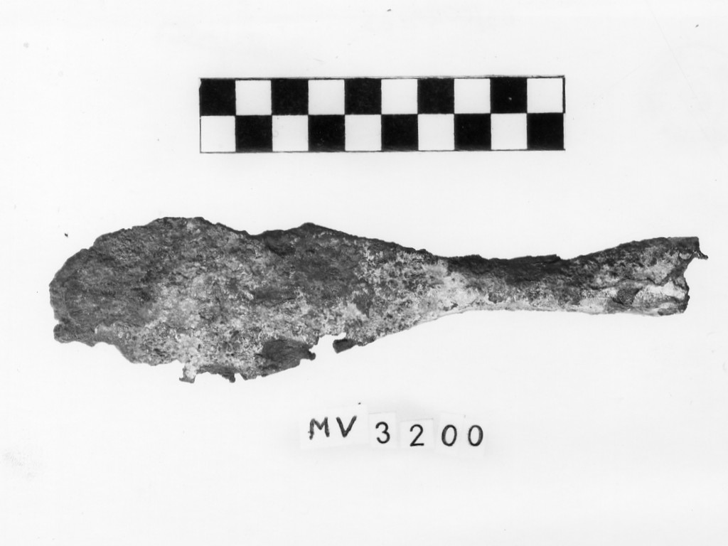 punta di lancia/ forma parzialmente ricostruibile 