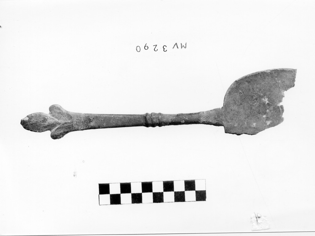 cucchiaio/ forma parzialmente ricostruibile - ambito post-medievale 