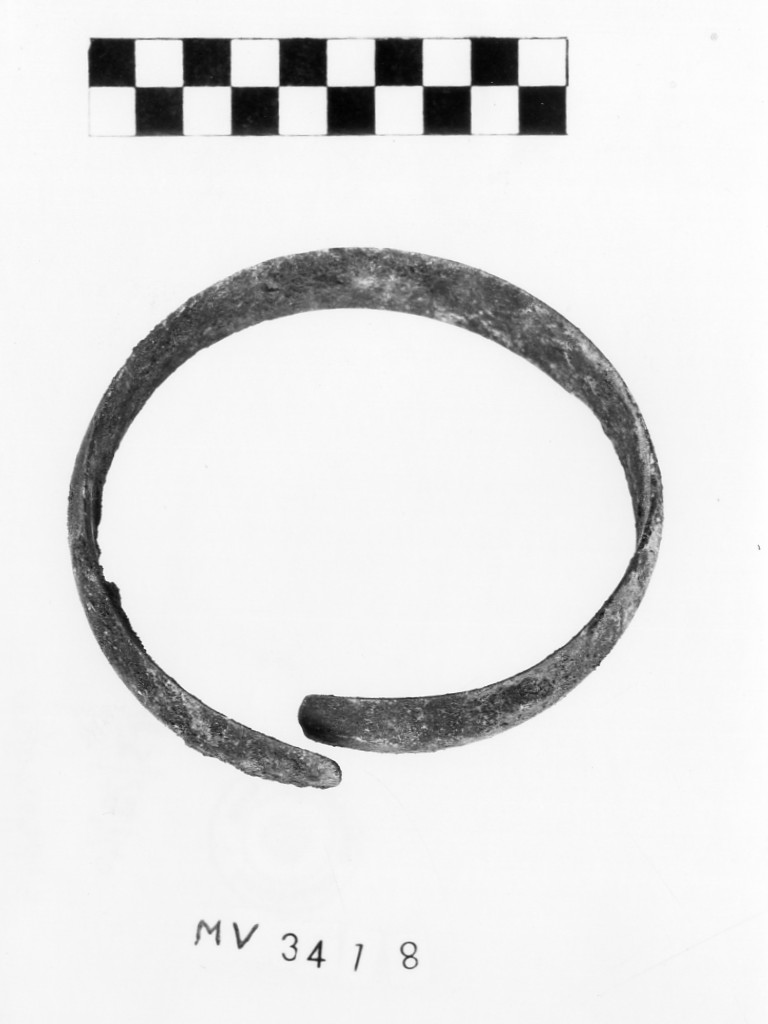 armilla - fase Golasecca IC-IIA (inizio/ inizio secc. VII-VI a.C)