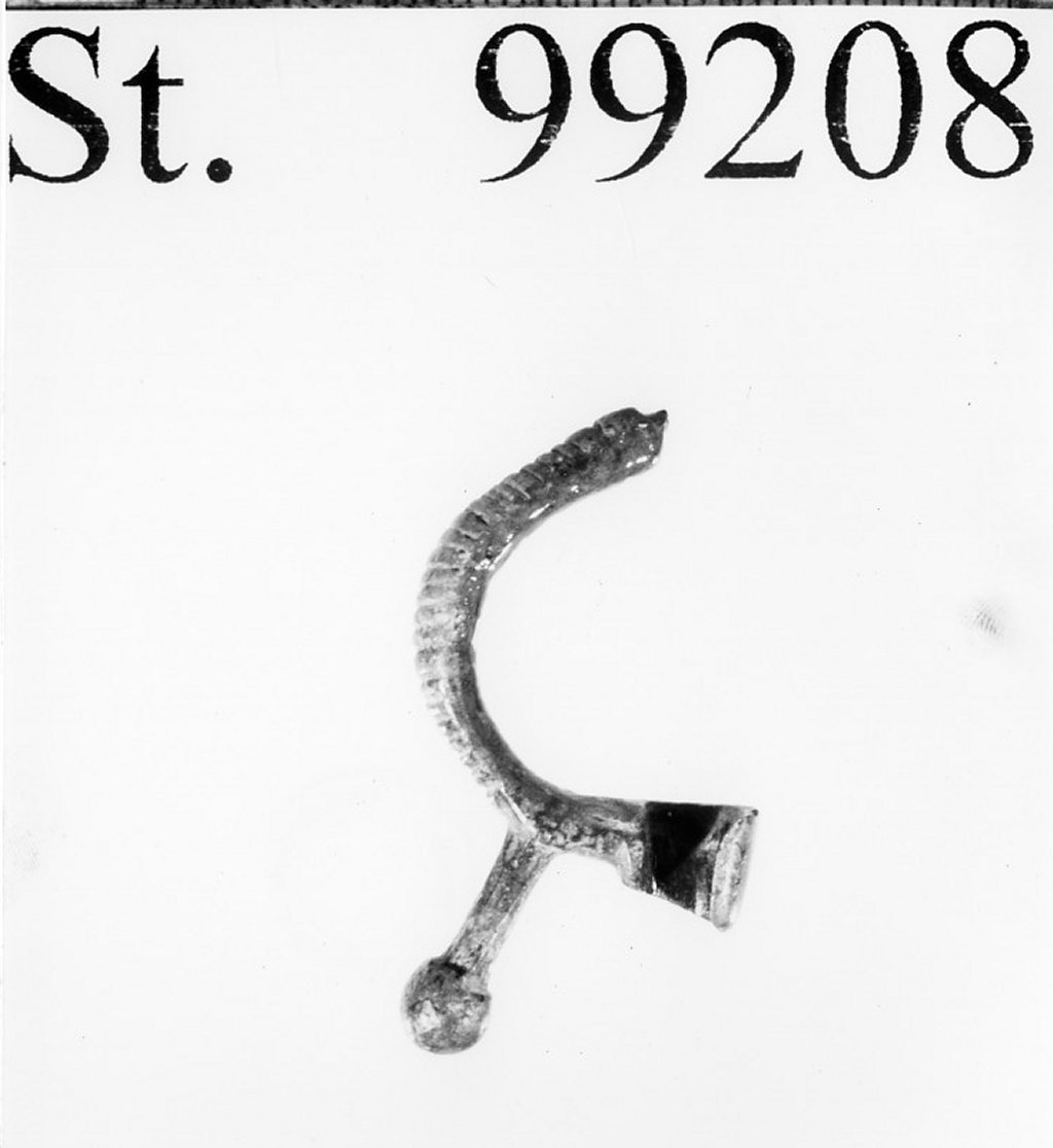 fibula ad arco ingrossato, tipo Civiglio - ambito golasecchiano (sec. V a.C)