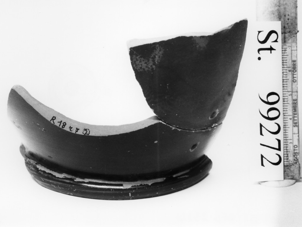 skyphos/ piede - produzione attica (secondo quarto sec. V a.C)