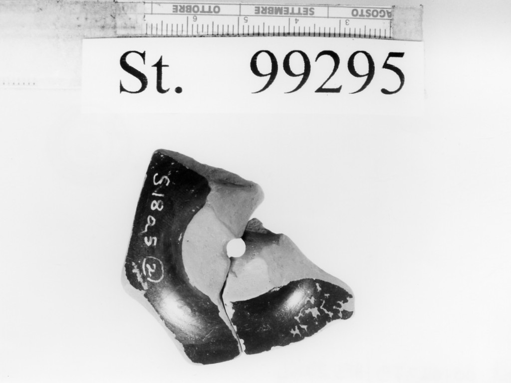 kylix/ piede - produzione attica (seconda metà sec. V a.C)