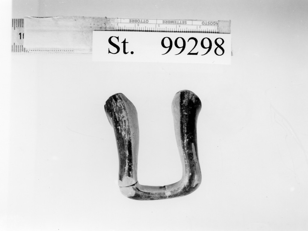 kylix/ ansa - produzione attica (seconda metà sec. V a.C)