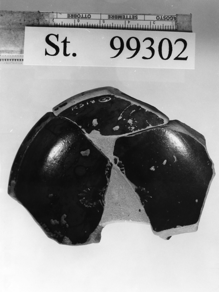 coppetta/ forma parzialmente ricostruibile, Sparkes-Talcott, tipo Later and Light - produzione attica (ultimo quarto sec. V a.C)