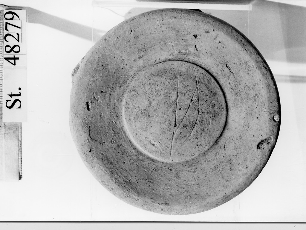 ciotola/ piede - produzione etrusca (sec. IV a.C)