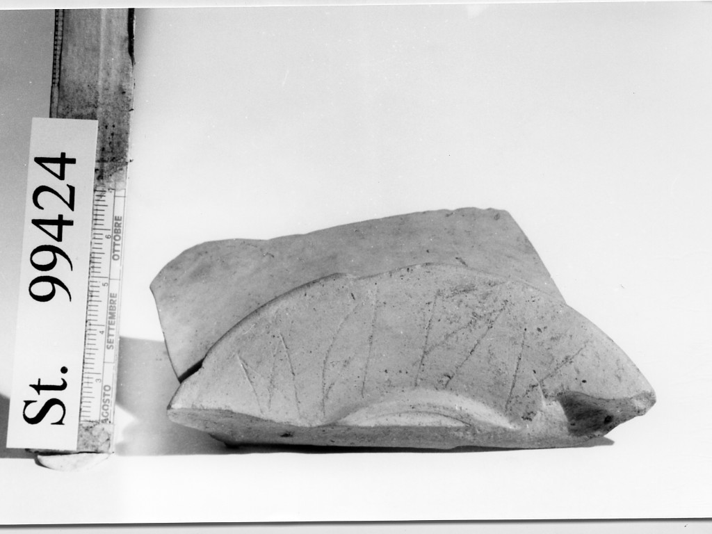 ciotola/ piede - produzione etrusca (metà/ inizio sec. V-IV a.C)