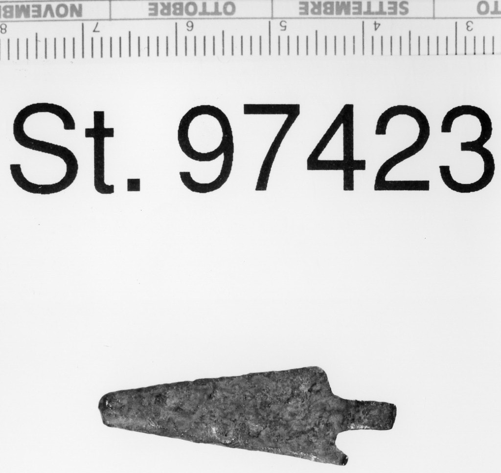 punta di freccia a tegliente triangolare - produzione etrusco-padana (secc. VI-V a.C)