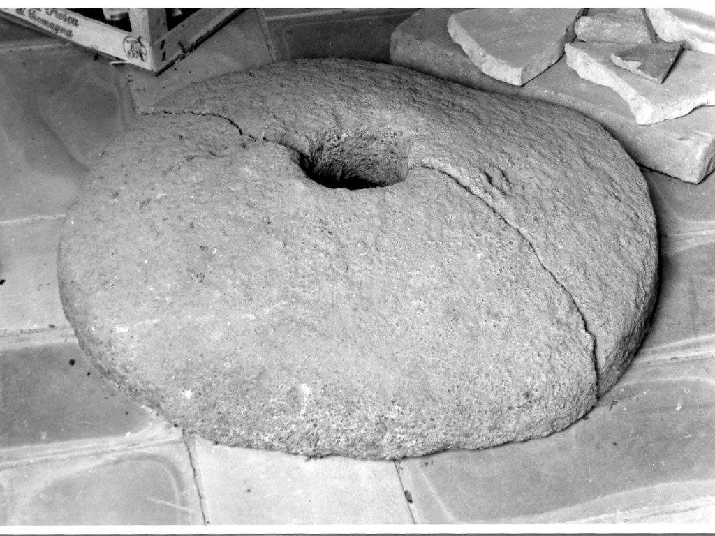 macina/ elemento - ambito romano tardoantico o medievale 