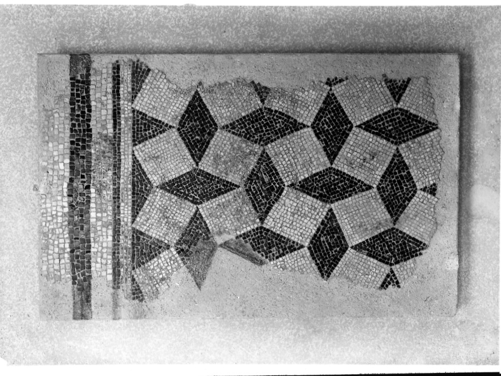 pavimento/ frammento - ambito romano (sec. II d.C)
