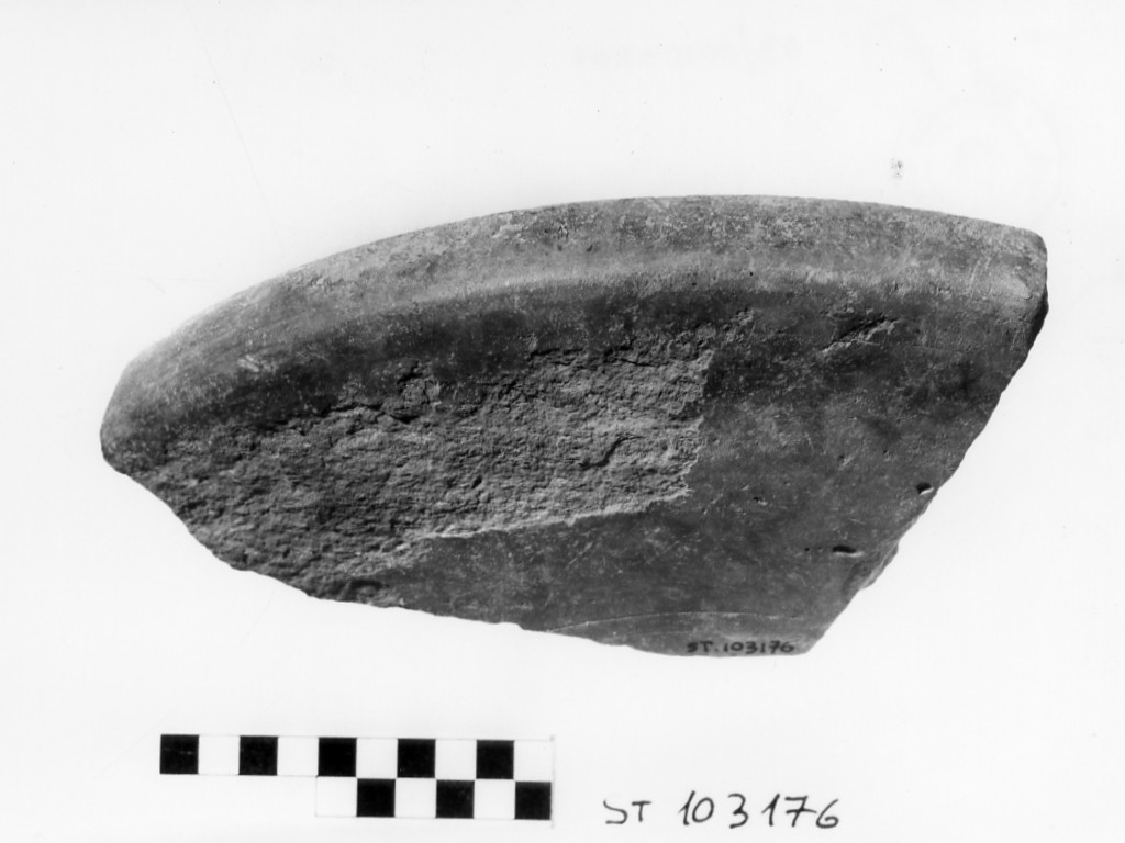 ciotola/ frammento - ambito tardo-celtico (sec. I a.C)