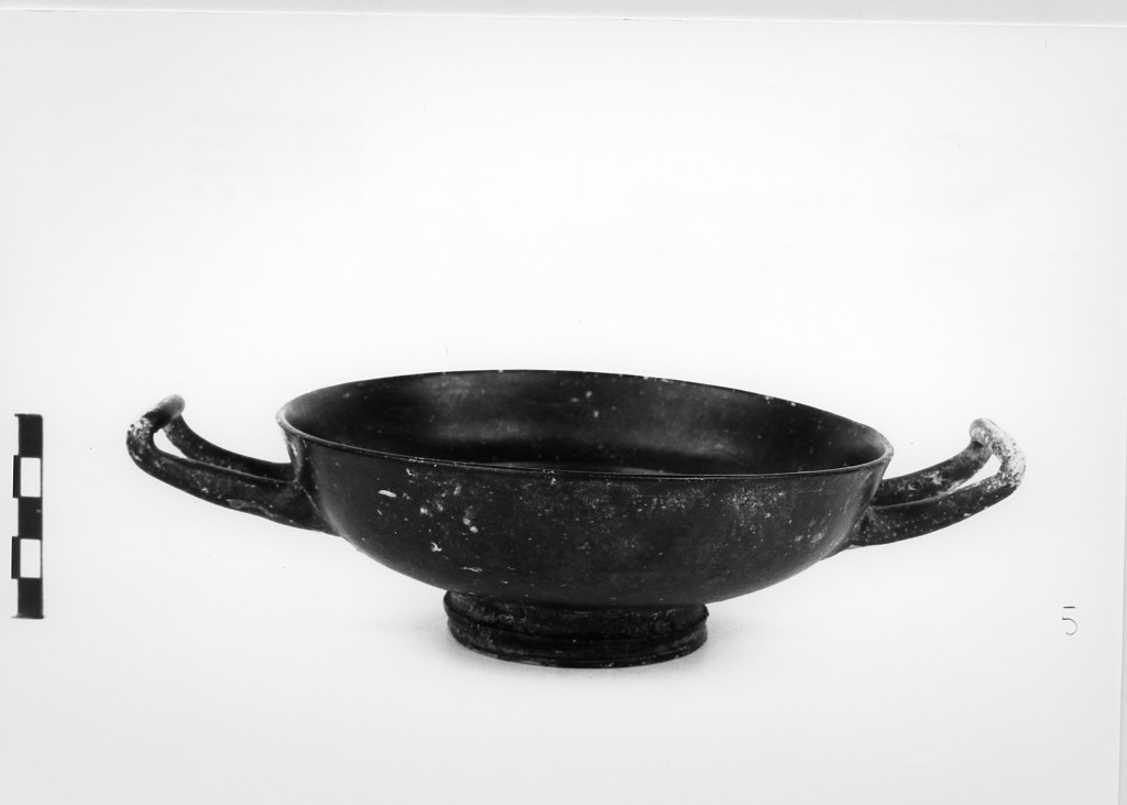 kylix - ambito etrusco e magno-greco (seconda metà sec. IV a.C)