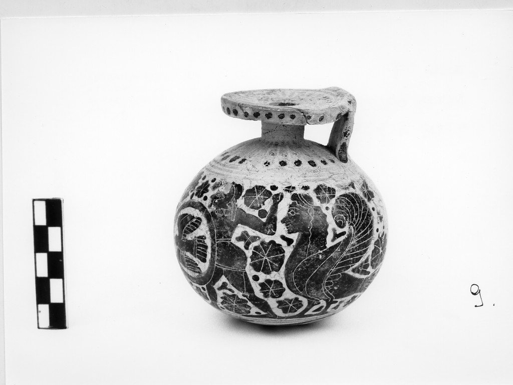 aryballos - ambito orientalizzante, maniera del Pittore del duello (ultimo quarto sec. VII a.C)