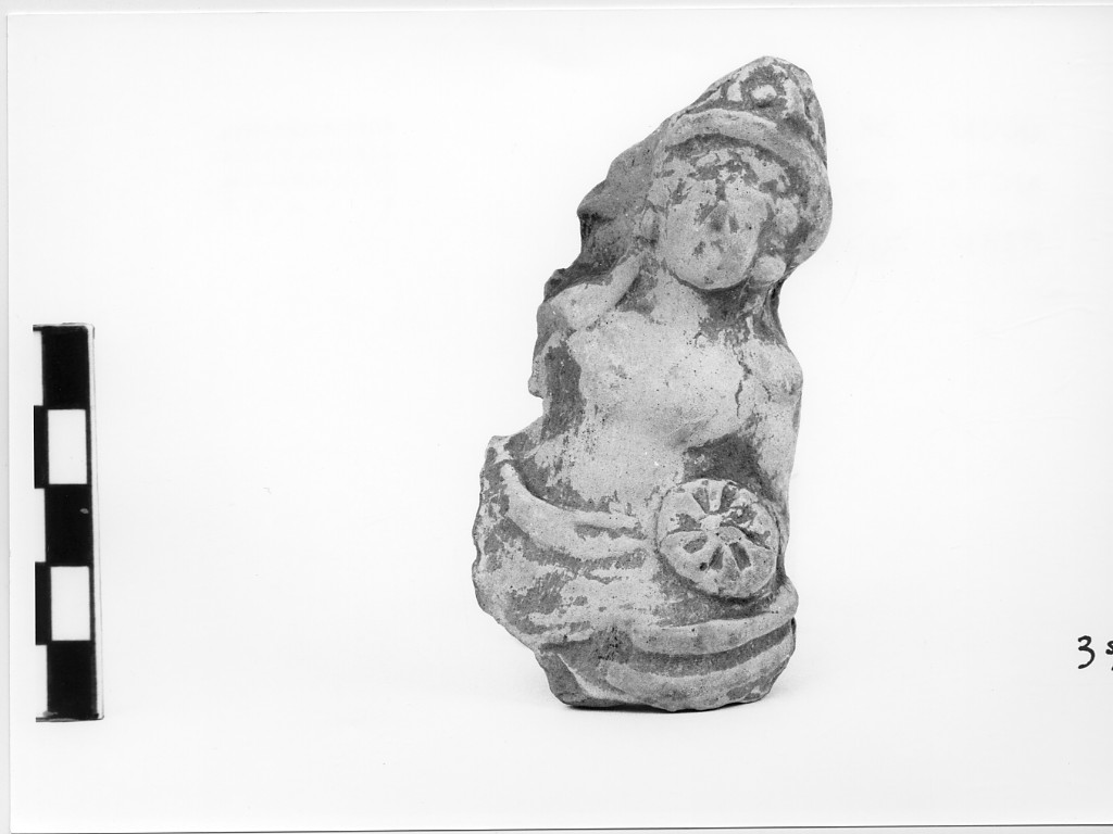 statua femminile/ forma parzialmente ricostruibile - ambito magno greco e siceliota (fine/ inizio secc. IV-III a.C)