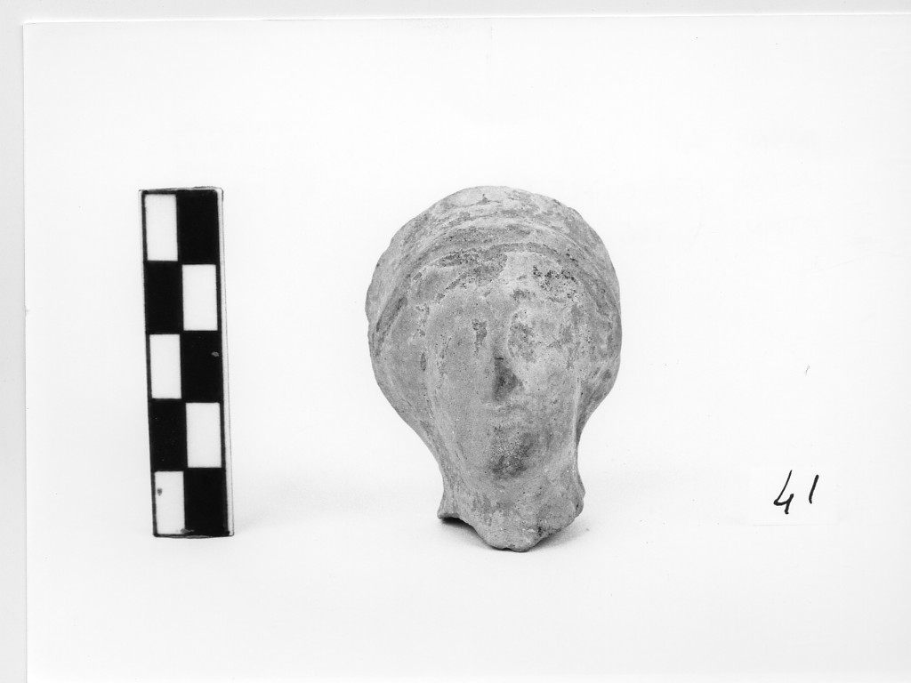 statua femminile/ testa - ambito magno greco e siceliota (fine/ inizio secc. IV-III a.C)