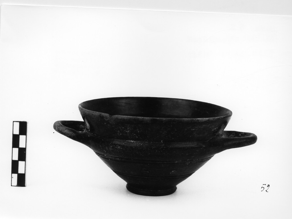 kylix - ambito etrusco (primo quarto sec. VI a.C)