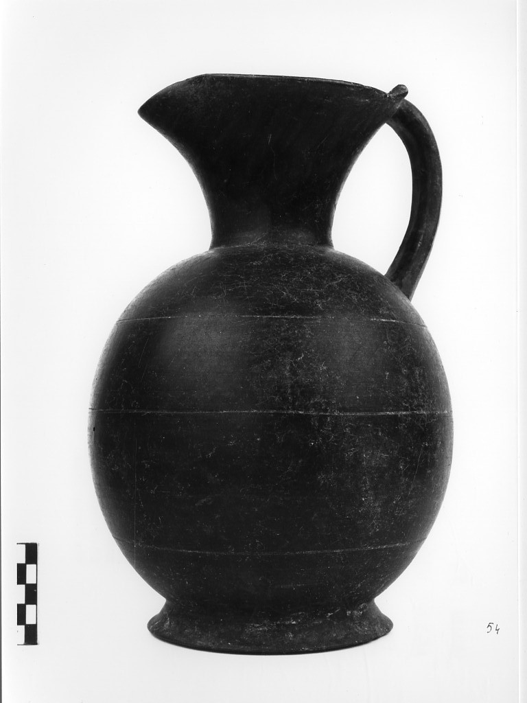 oinochoe a bocca trilobata - ambito etrusco (primo quarto sec. VI a.C)