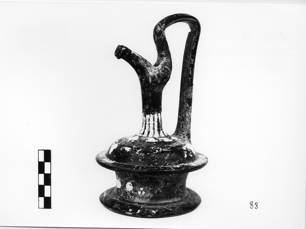 epichysis - ambito magno-greco (ultimo quarto sec. IV a.C)