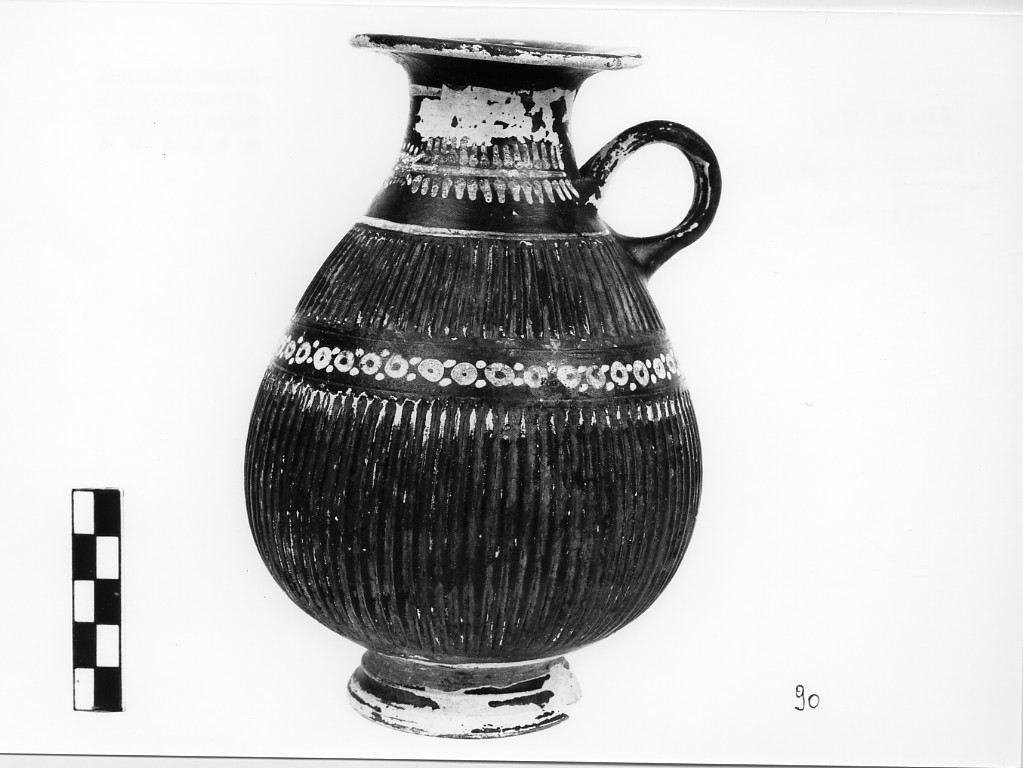 oinochoe a bocca trilobata - ambito magno-greco (ultimo quarto sec. IV a.C)