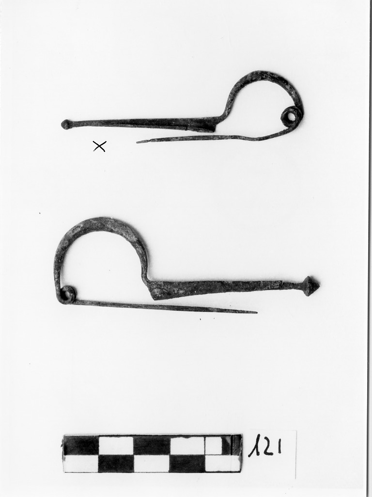fibula ad arco ingrossato (sec. VI a.C)