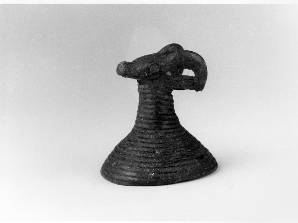 bottone - ambito sardo (fine/ inizio secc. VIII-VII a.C)