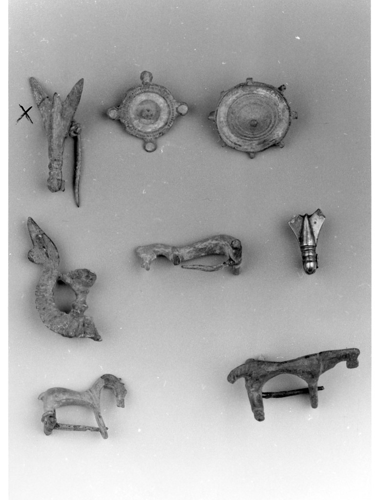 fibula con arco a mosca - ambito romano (fine/ inizio secc. IV-V d.C)