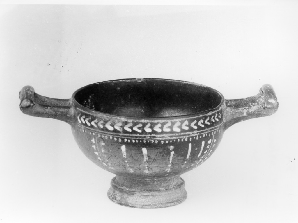 kylix - ambito magno-greco (seconda metà sec. IV a.C)