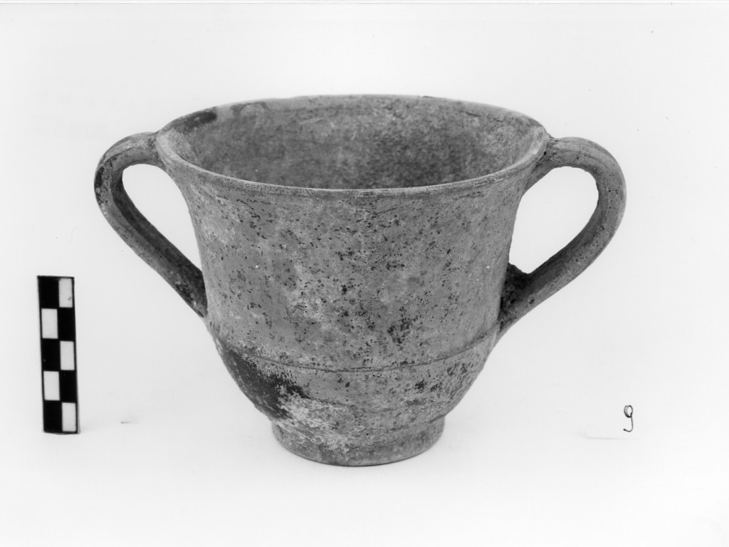 kantharos - ambito daunio (seconda metà sec. IV a.C)