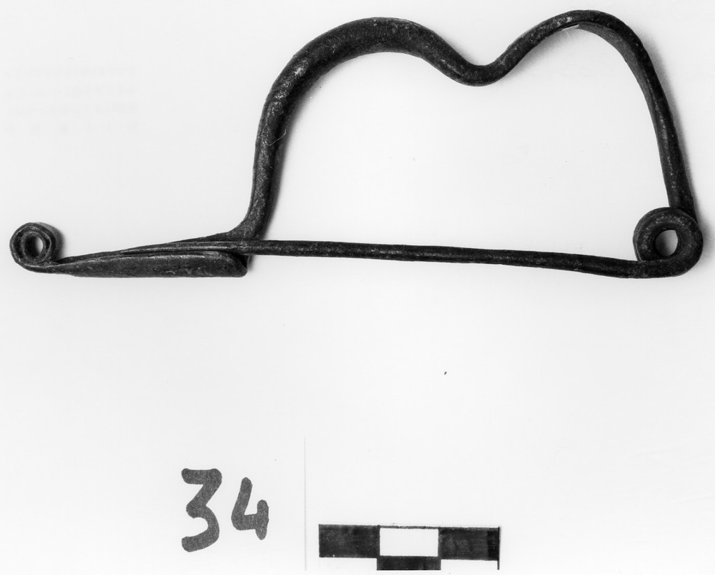fibula ad arco serpeggiante (sec. VI a.C)