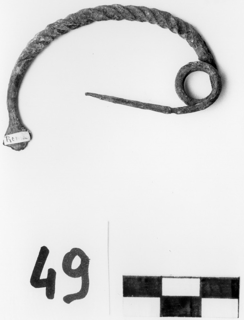 fibula ad arco ritorto - ambito laziale (?), Età del Ferro (sec. VII a.C)