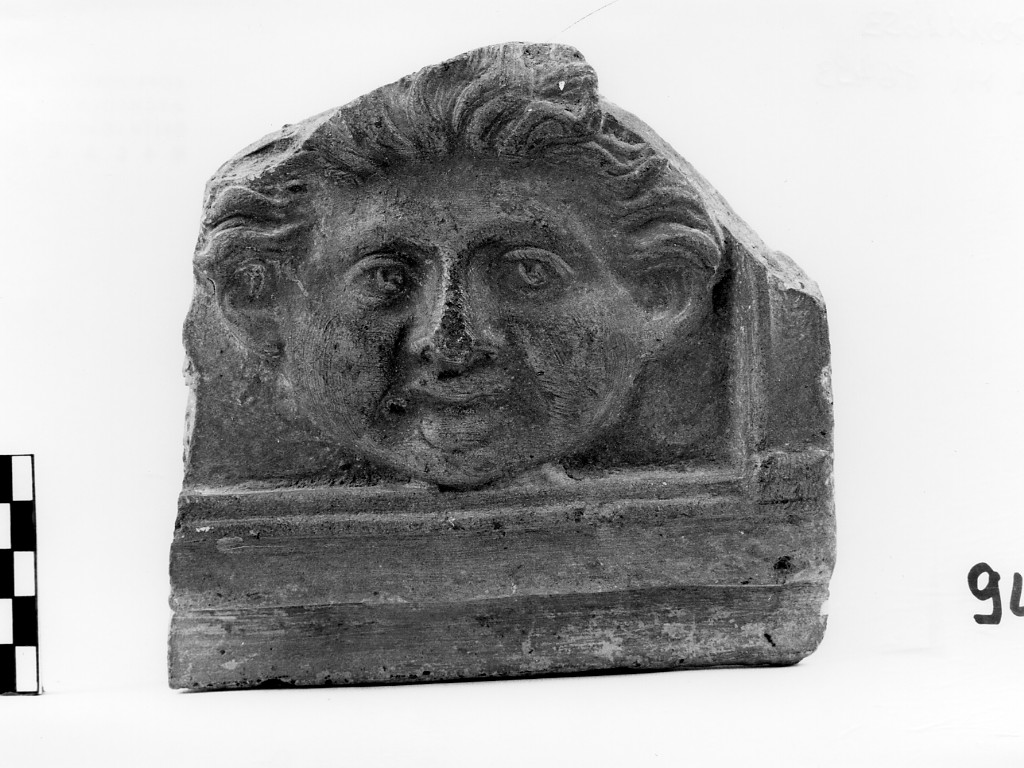 gorgone (antefissa) - ambito romano (secc. I-II d.C)