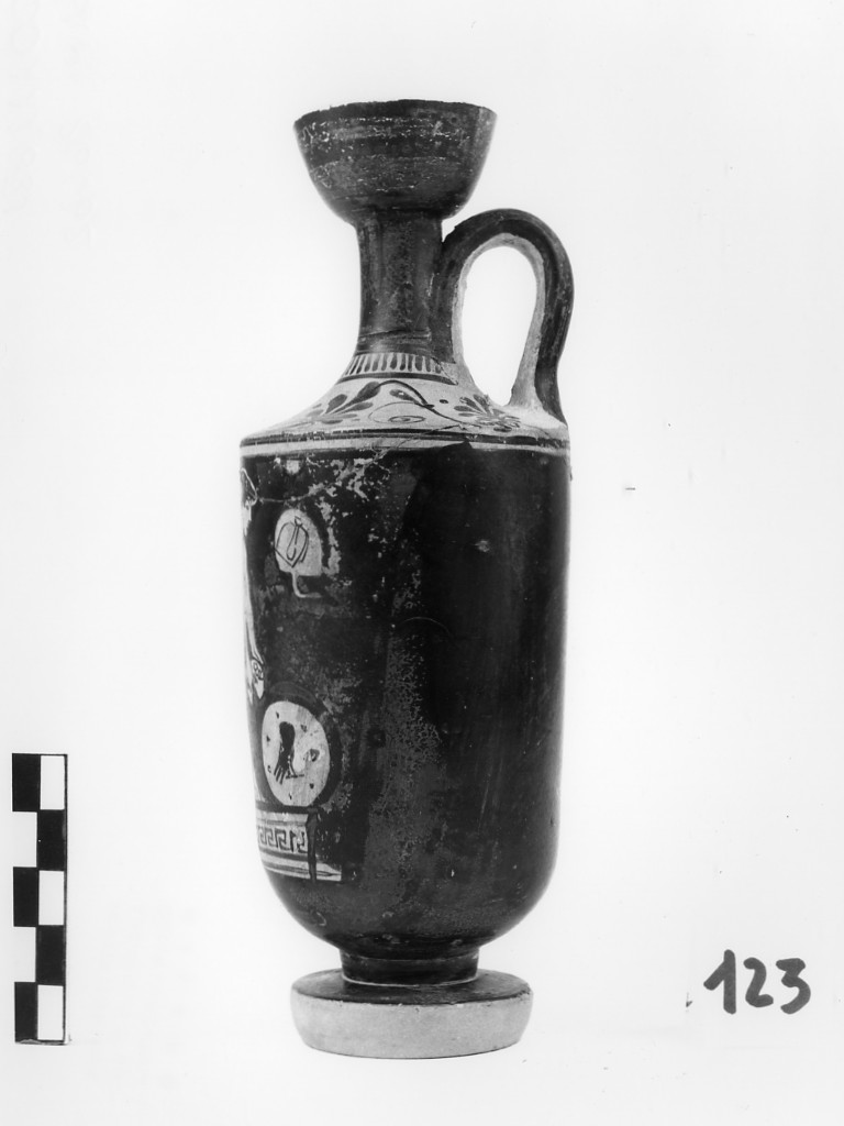 lekythos - ambito greco (metà sec. V a.C)