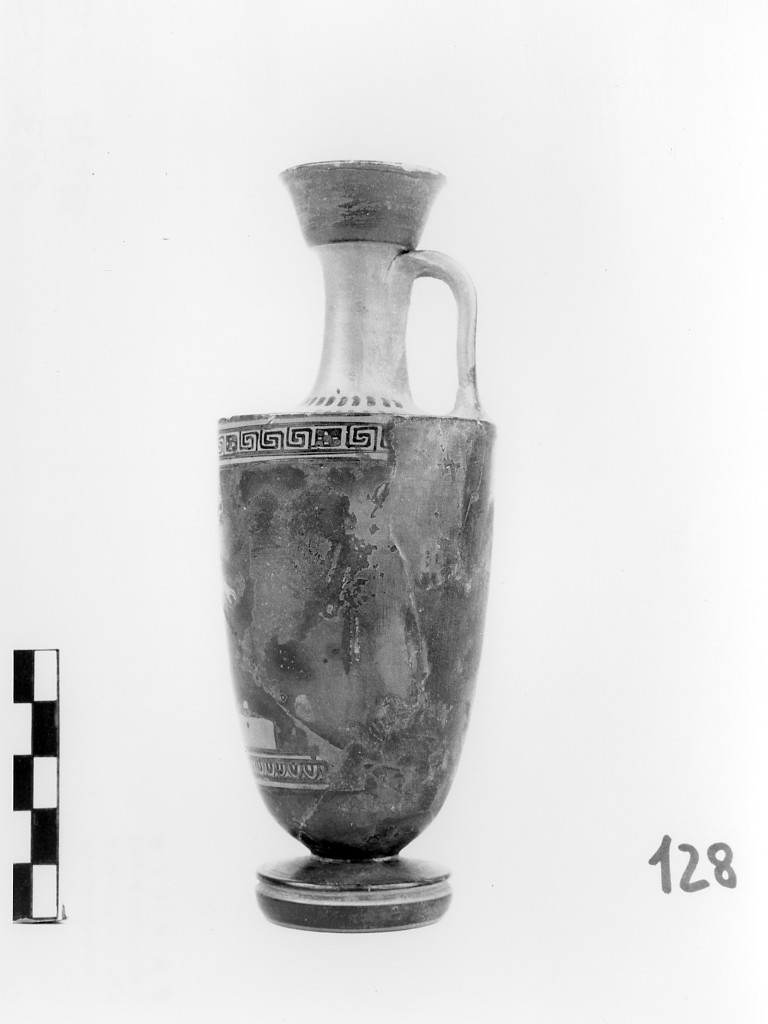 lekythos - ambito greco (metà sec. V a.C)