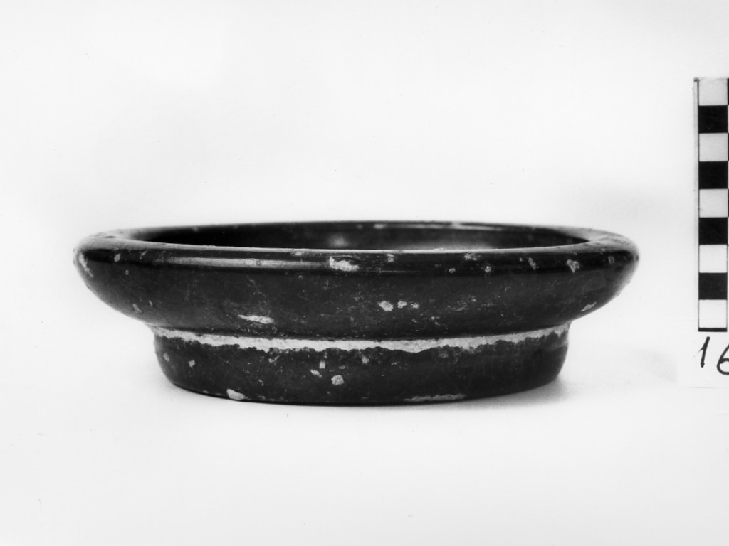 ciotolina - produzione apula (?) (sec. IV a.C)