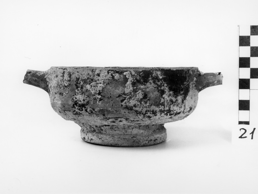 coppetta - produzione apula (sec. IV a.C)