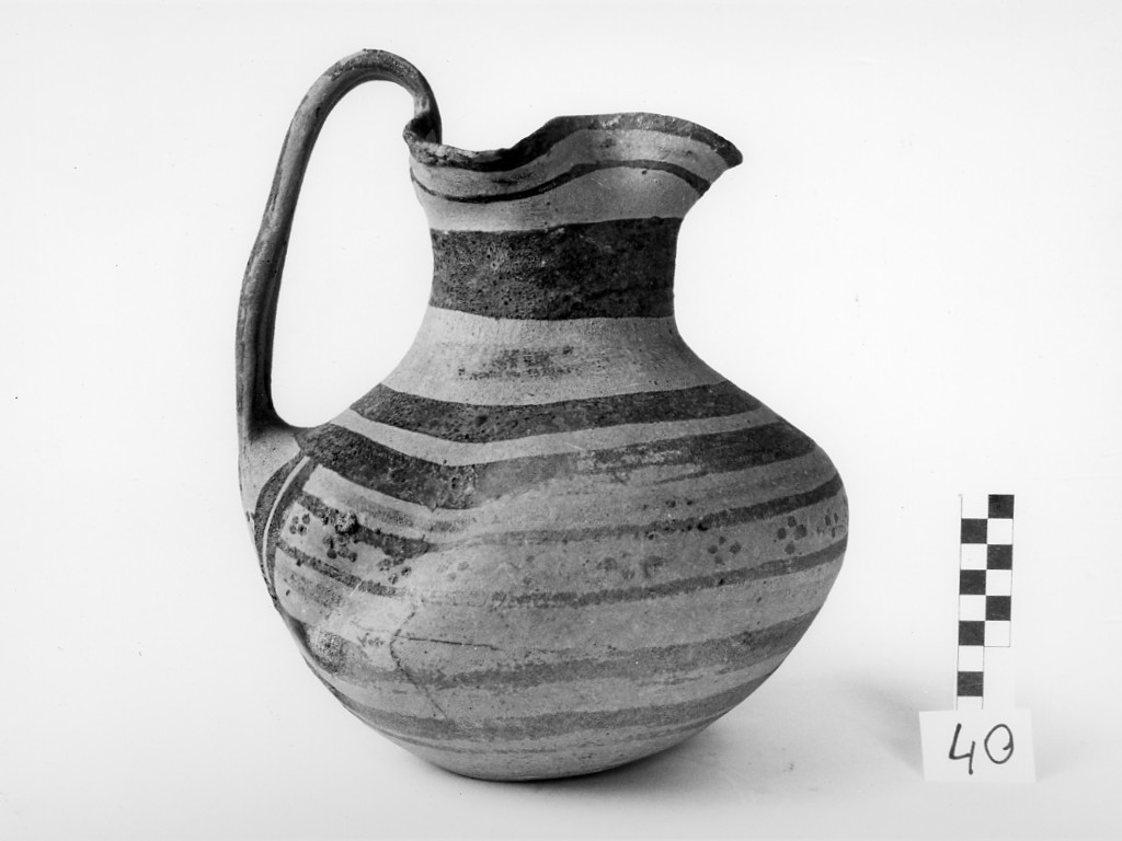 oinochoe a bocca trilobata - produzione daunia (sec. VI a.C)