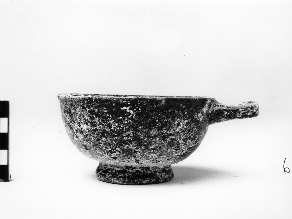 coppetta (primo quarto sec. IV a.C)