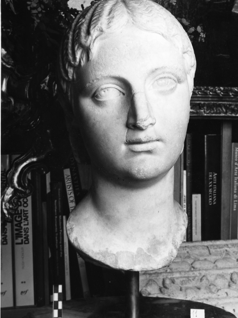 testa femminile (sec. III d.C)